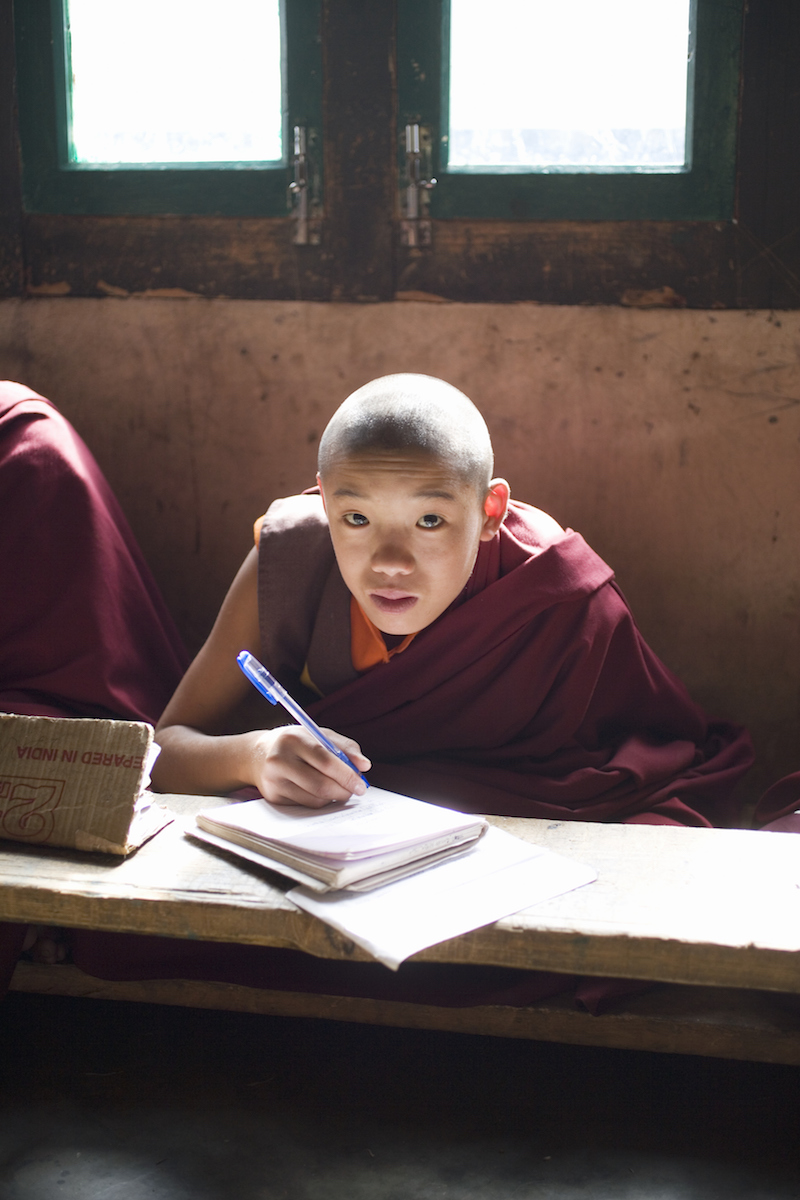 수업 참여 중인 부탄의 스님