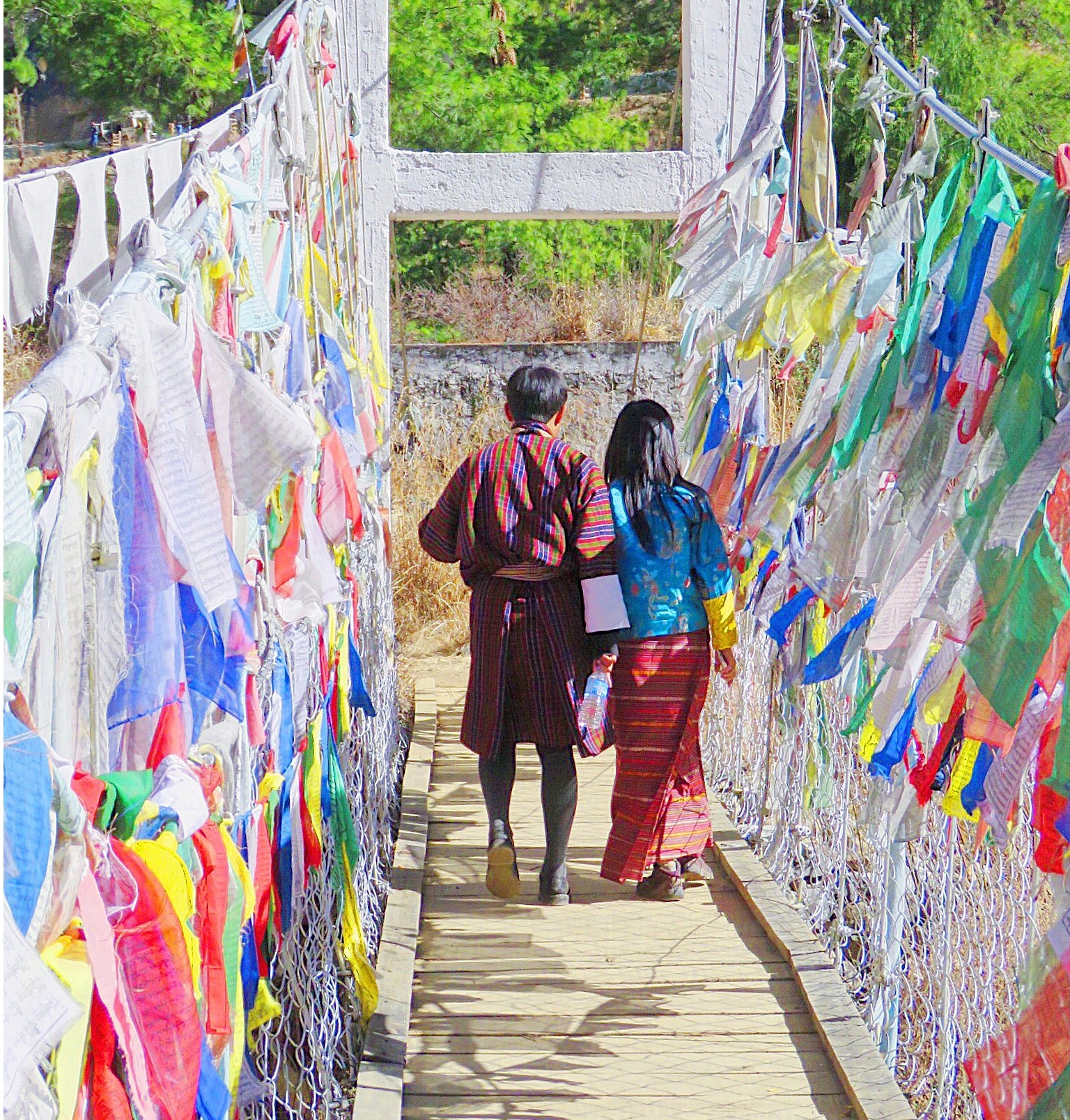 부탄 전통 의상을 입고 있는 부부