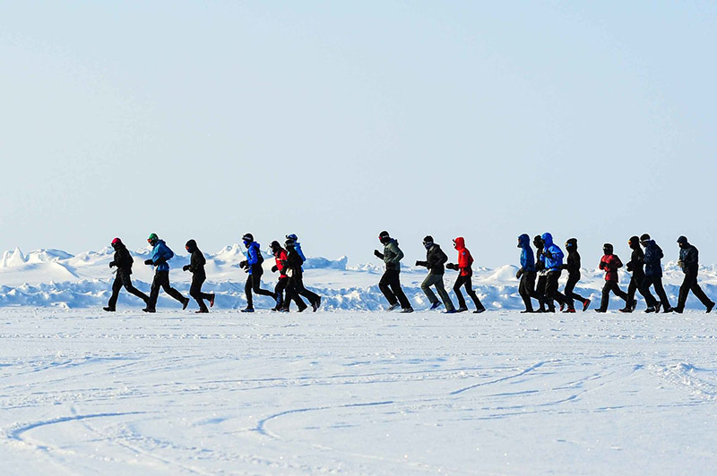 노르웨이 북극 마라톤 참가자들