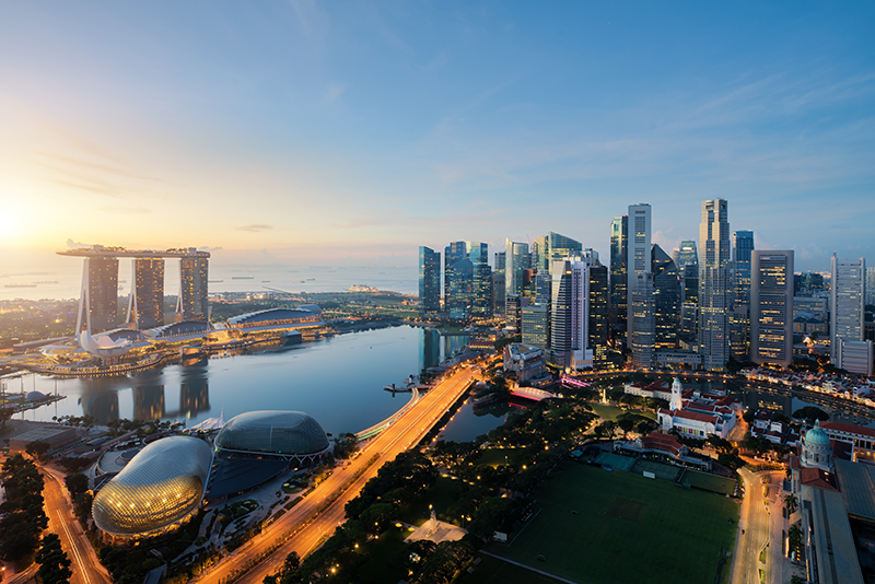 싱가포르 스카이라인과 해돋이