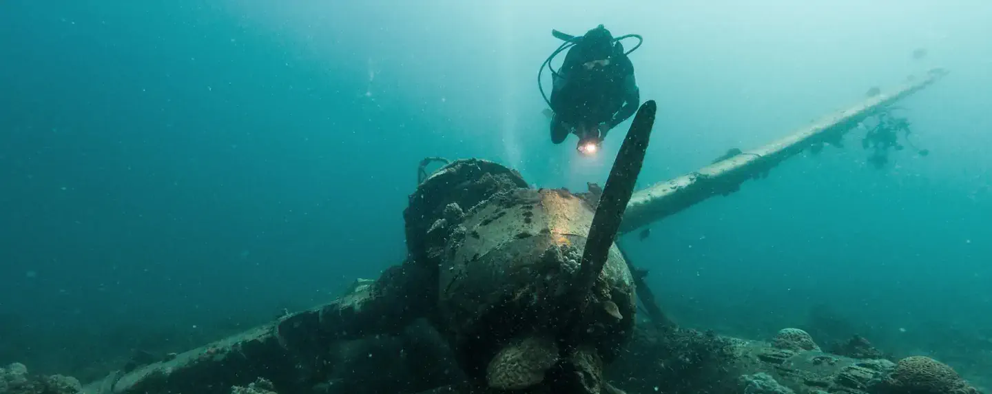 170629_BLOG_THEME_DIVING_Stocksy_629879_1440x572