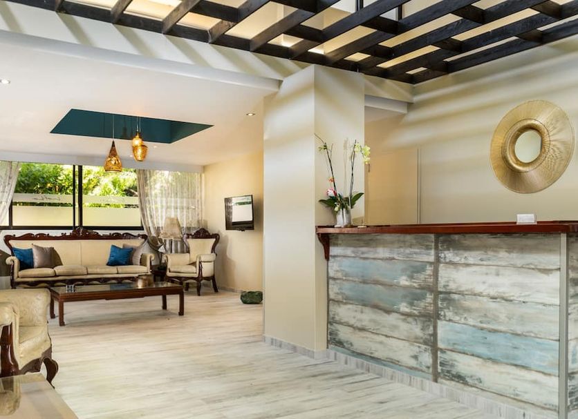 프론트 데스크 사진