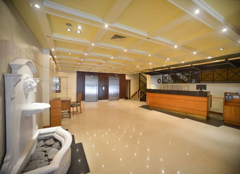 프론트 데스크 사진