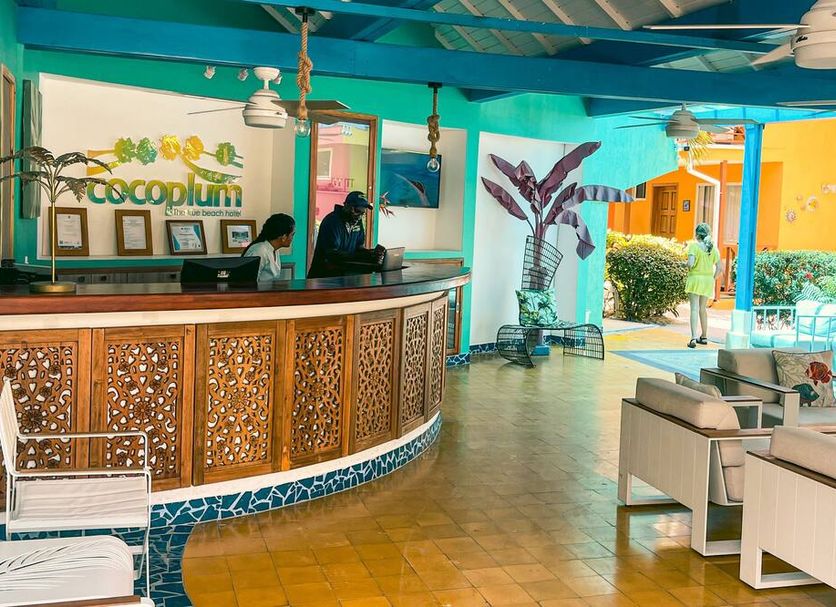 프론트 데스크 사진