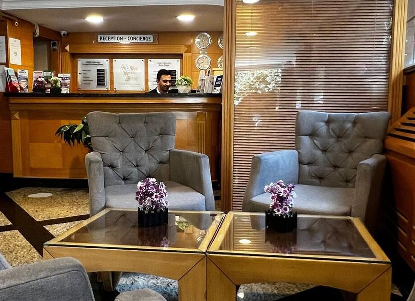 프론트 데스크 사진