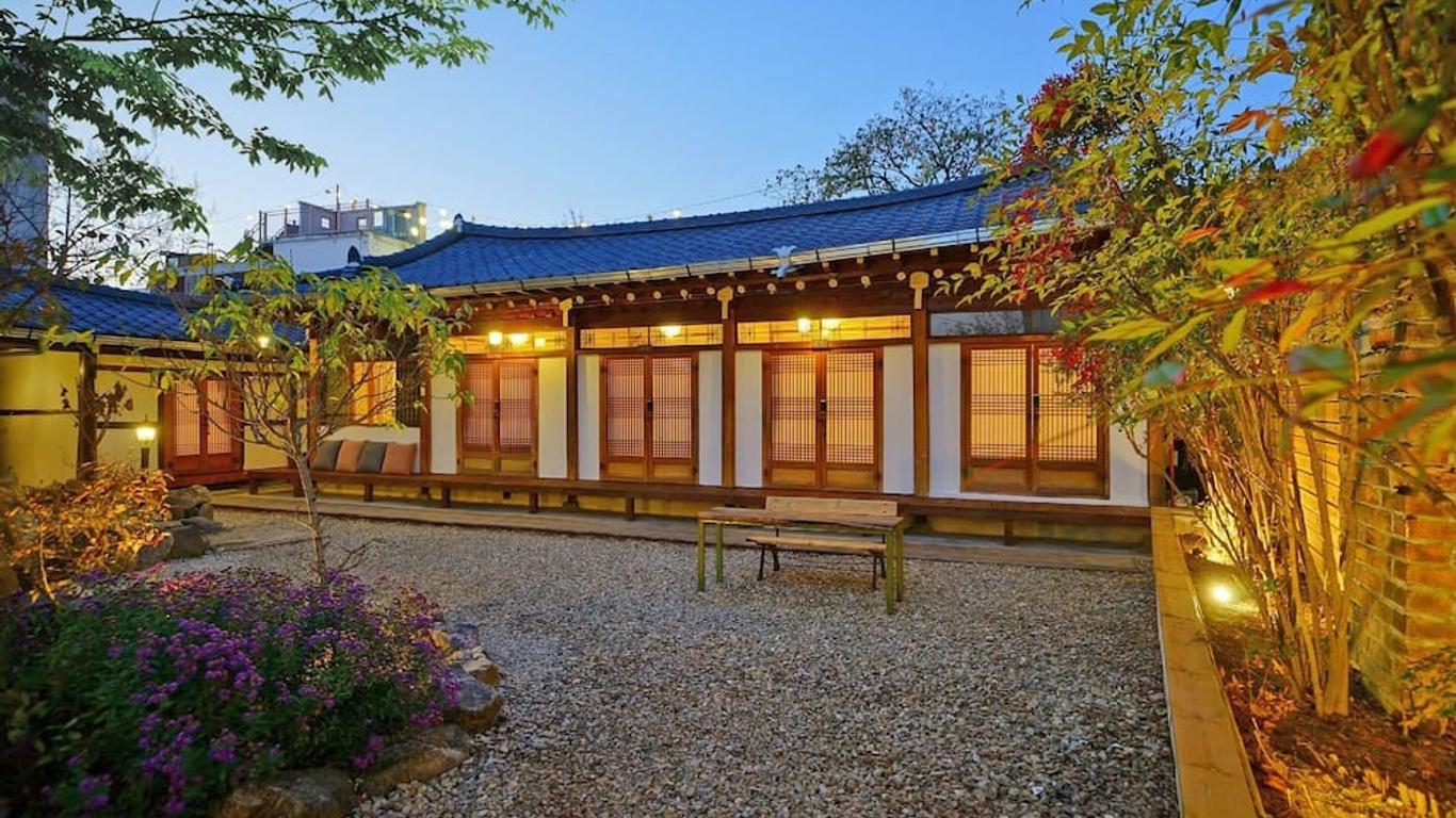 덕만재