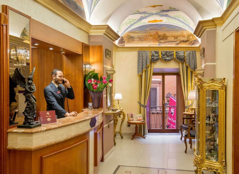 프론트 데스크 사진