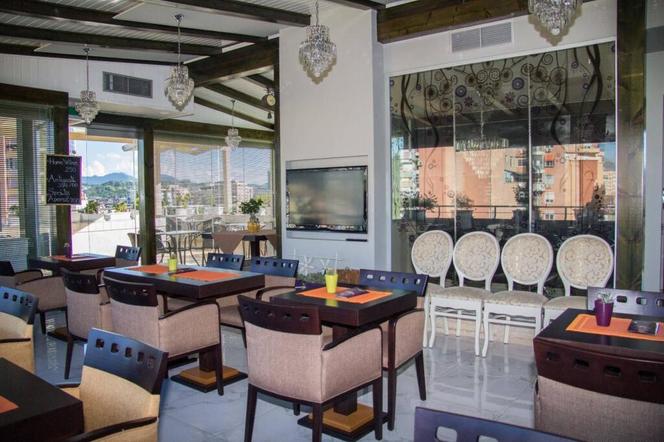 옥스포드 호텔 티라나