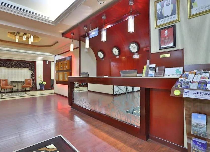 프론트 데스크 사진