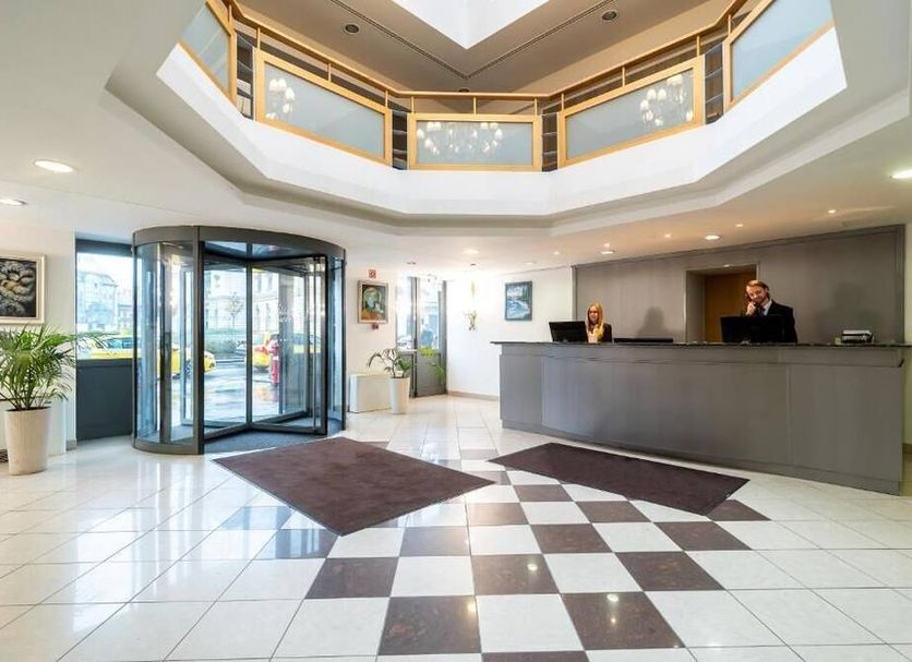 프론트 데스크 사진