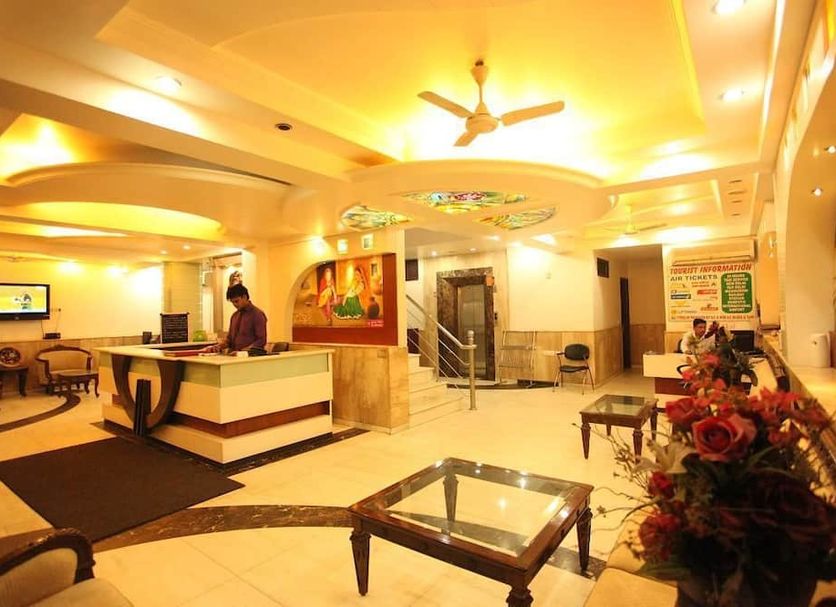 프론트 데스크 사진