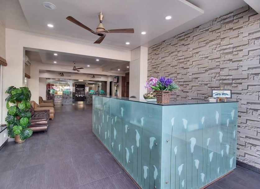 프론트 데스크 사진