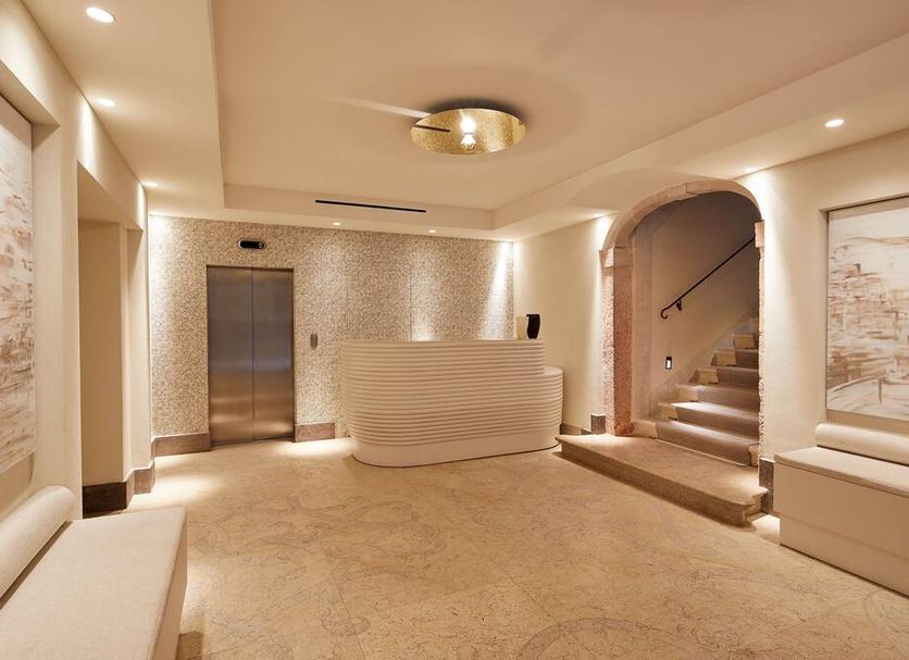 프론트 데스크 사진