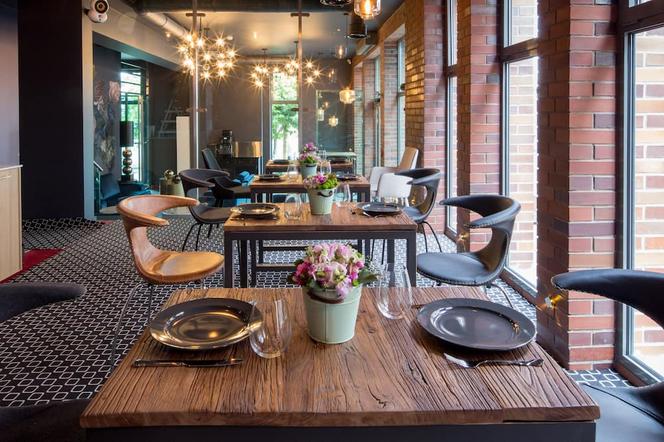 앰버 스위트 슈체친 (성인 전용)