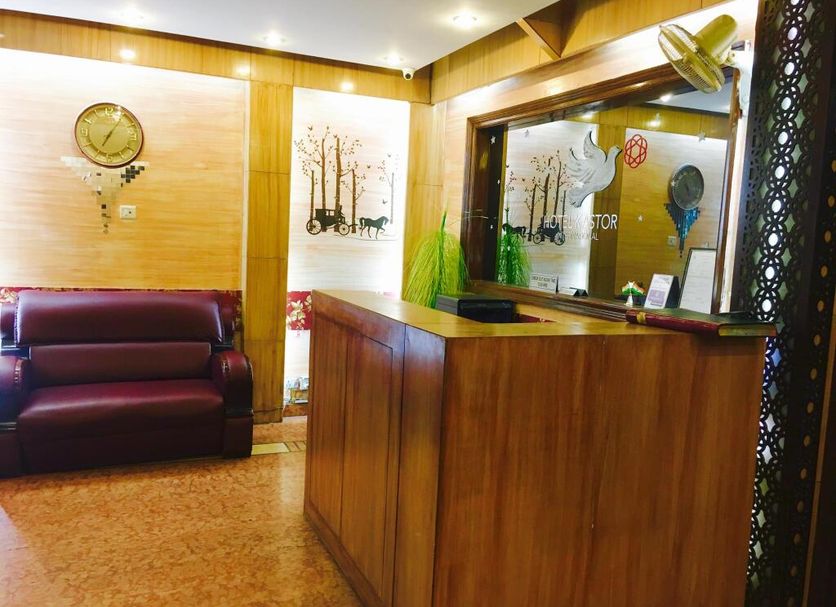 프론트 데스크 사진