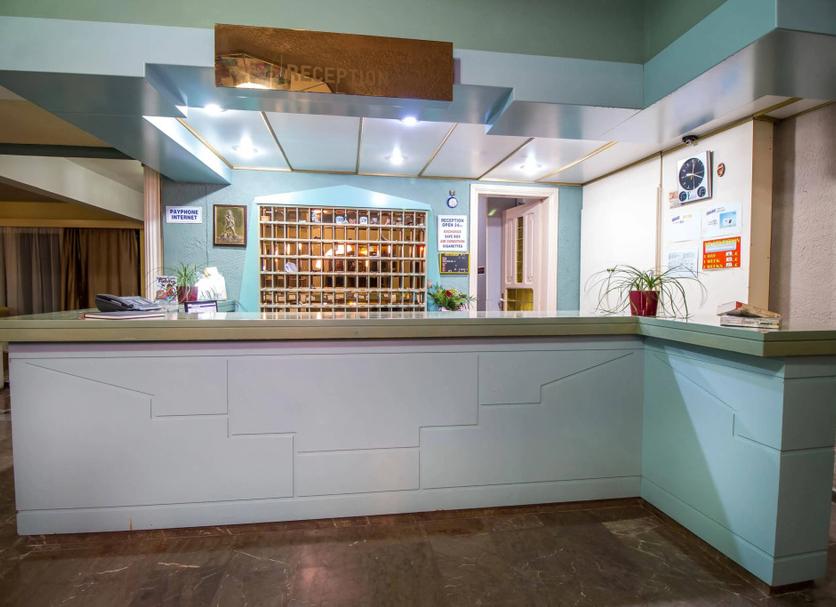 프론트 데스크 사진