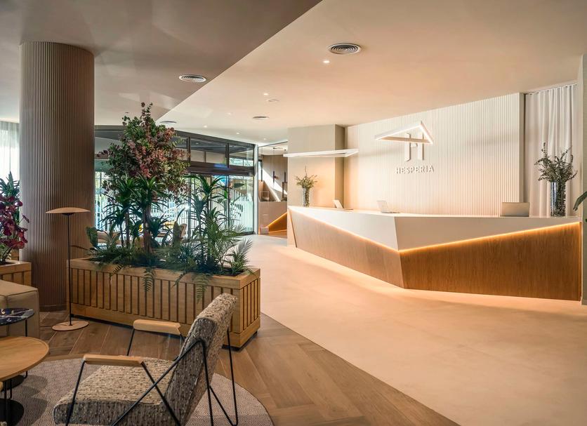 프론트 데스크 사진