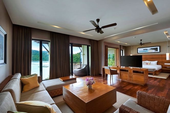 더 타라스 비치 앤드 스파 리조트