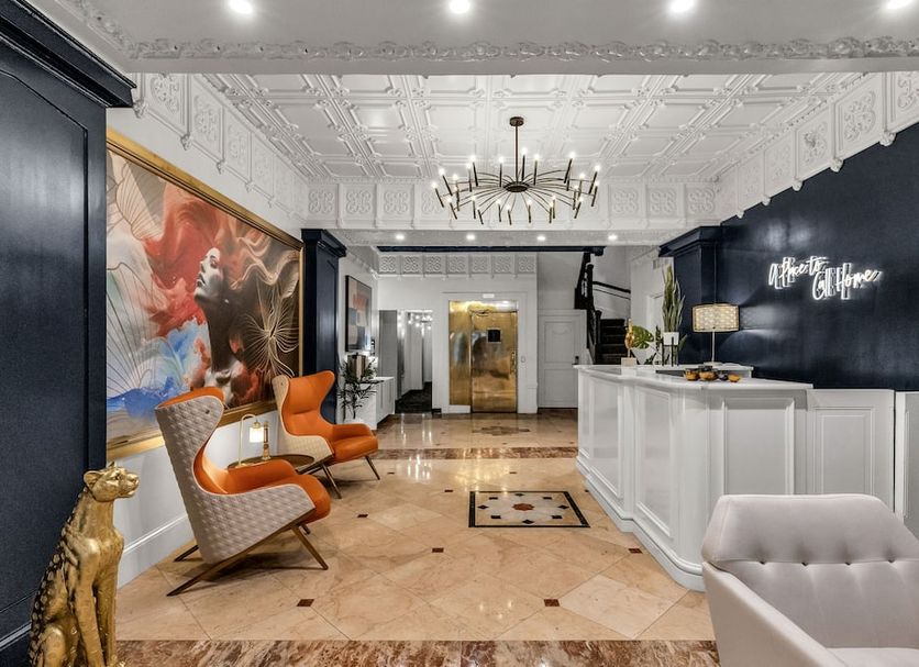 프론트 데스크 사진