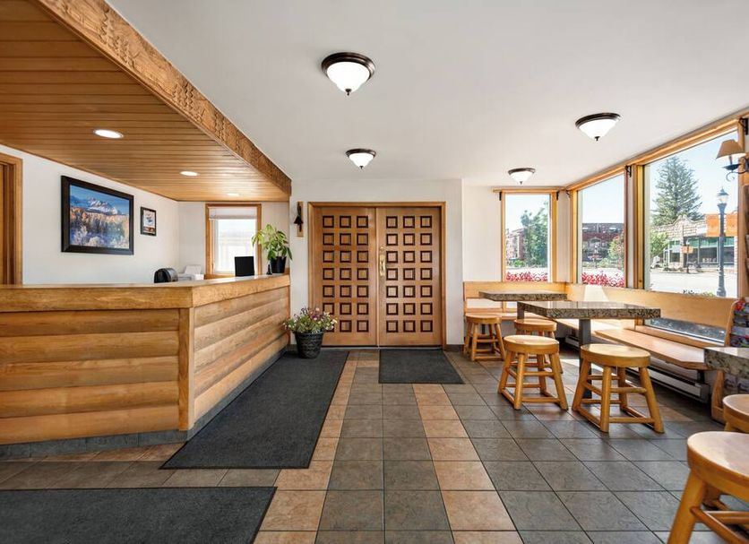 프론트 데스크 사진