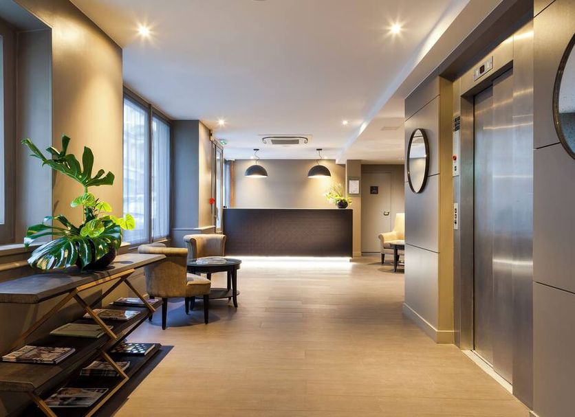 프론트 데스크 사진