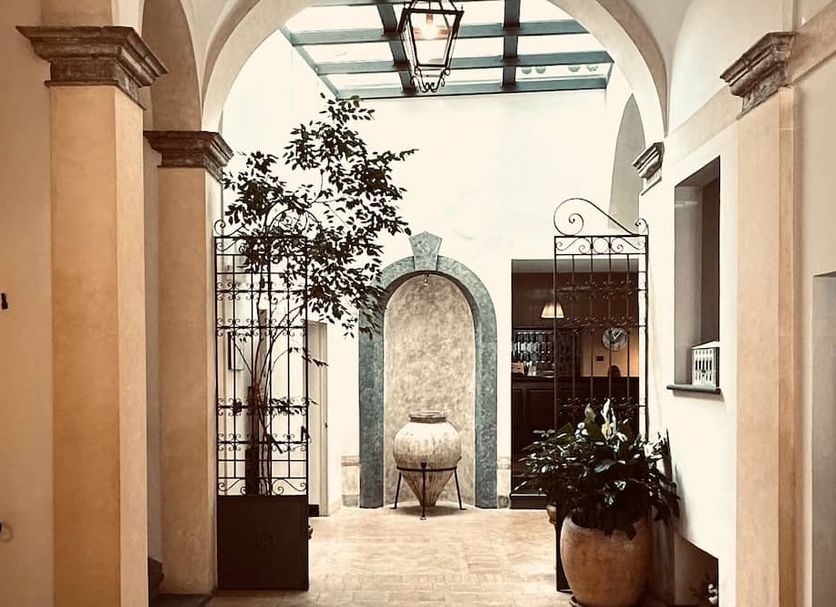 프론트 데스크 사진