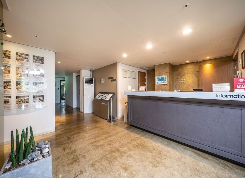 프론트 데스크 사진