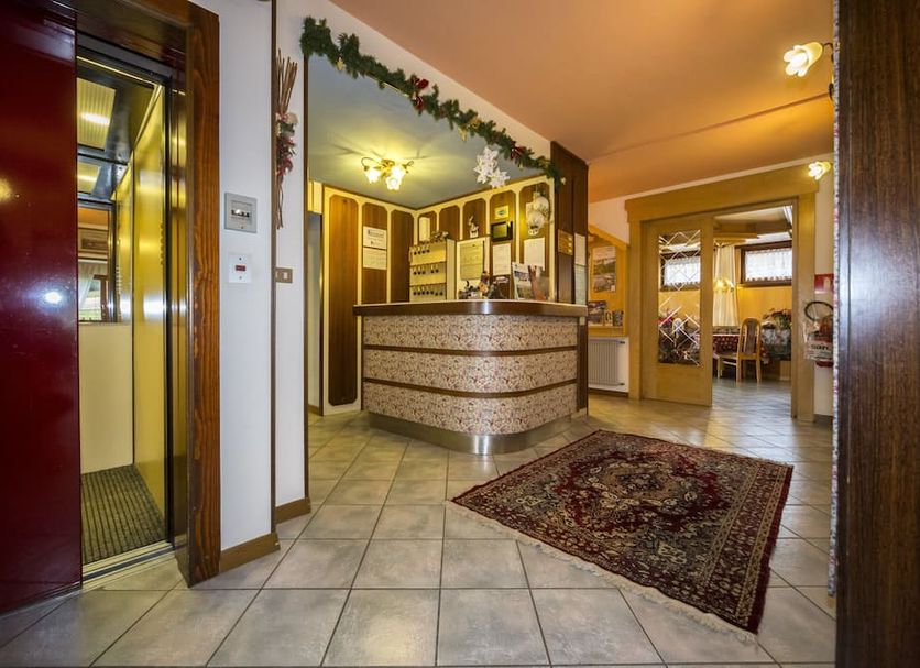 프론트 데스크 사진