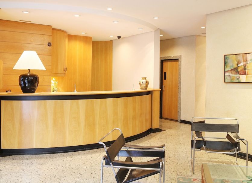 프론트 데스크 사진