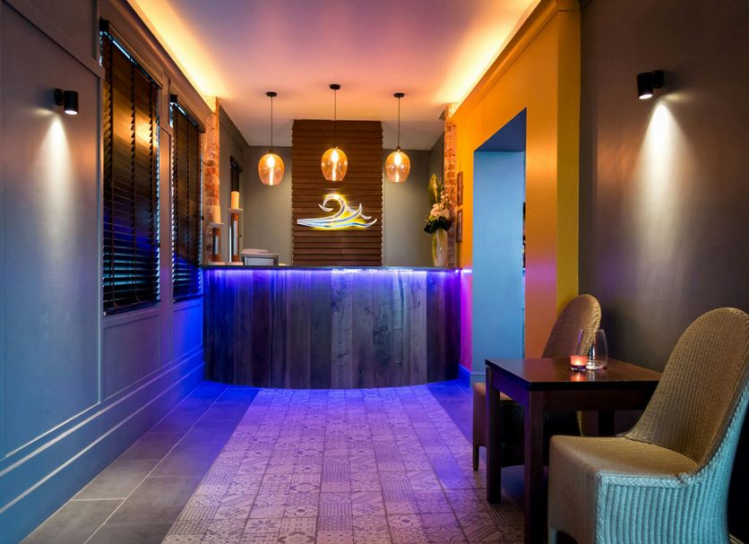 프론트 데스크 사진