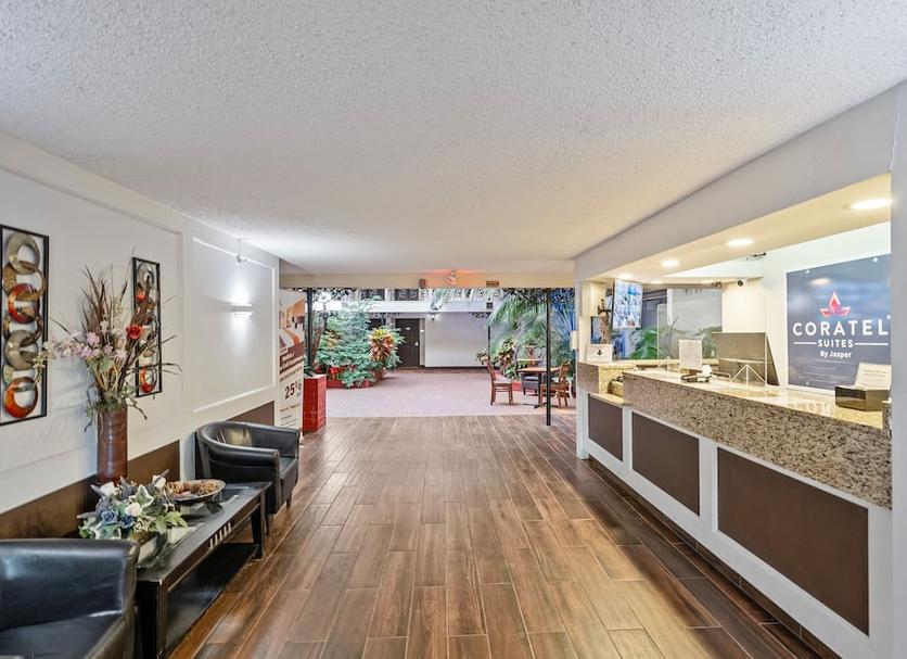 프론트 데스크 사진