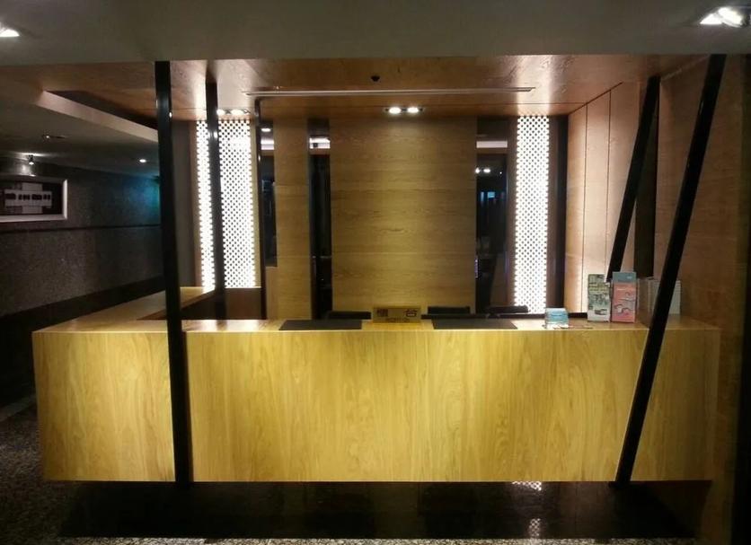 프론트 데스크 사진