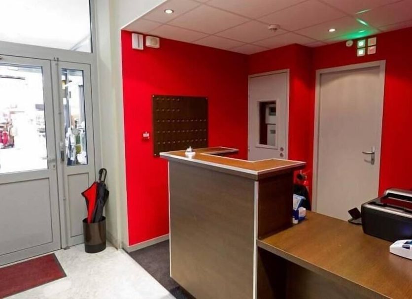 프론트 데스크 사진