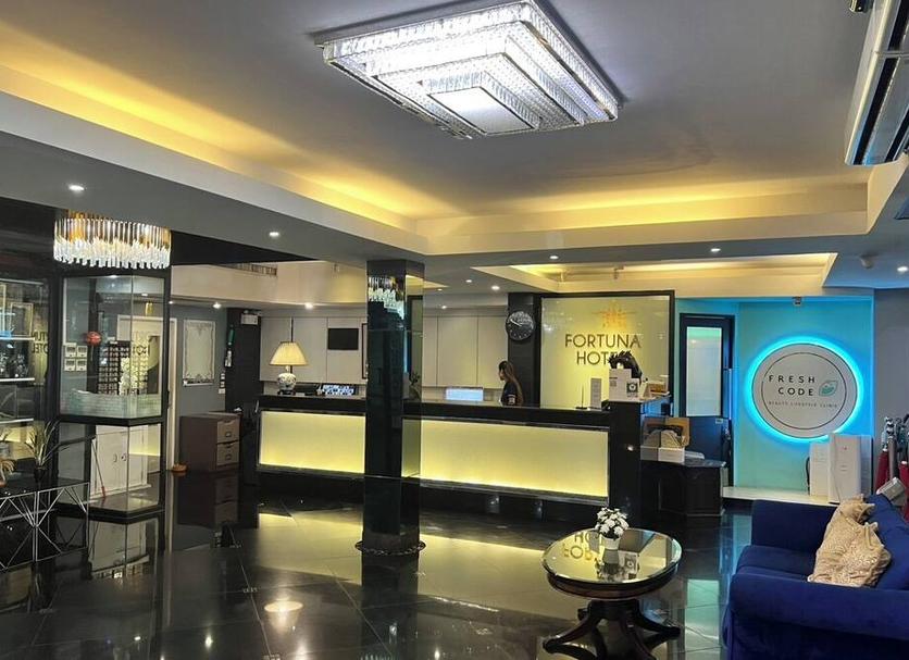 프론트 데스크 사진