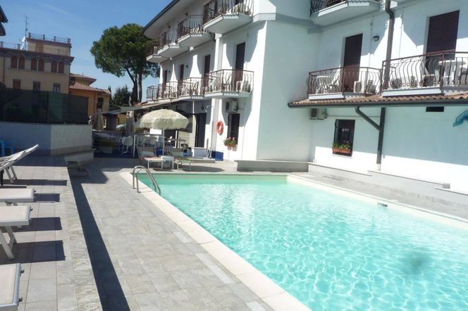 호텔 인터내셔널 시르미오네