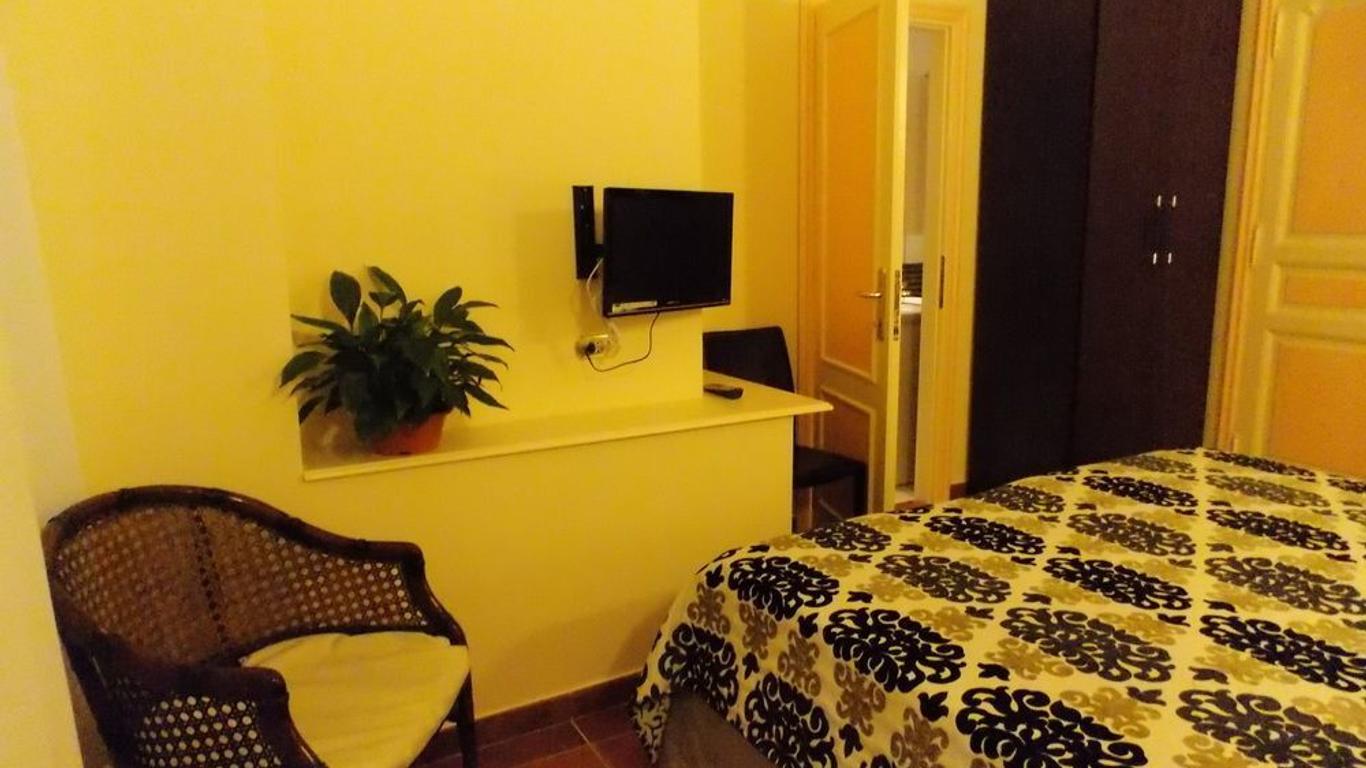 글래머 센터 오브 로마 B & B