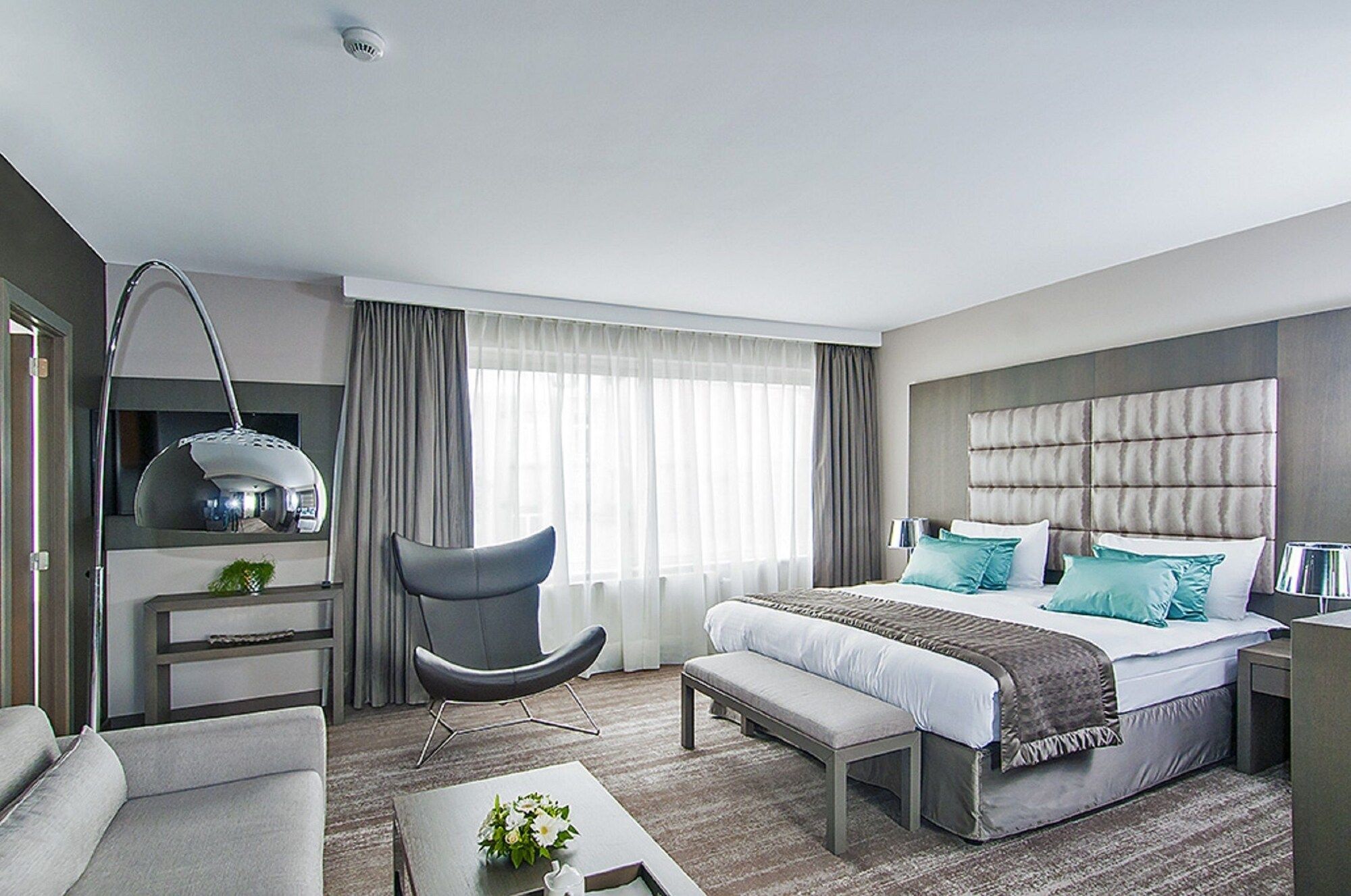 호텔 아젠다 루이즈