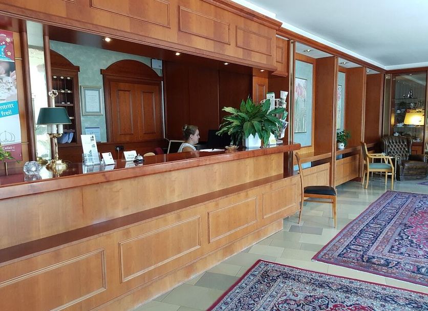 프론트 데스크 사진