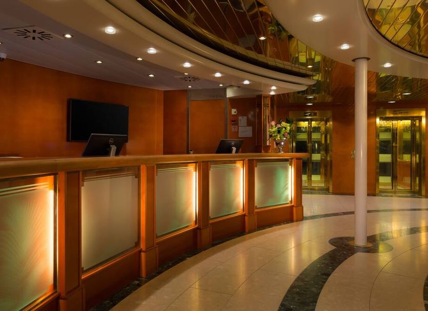 프론트 데스크 사진