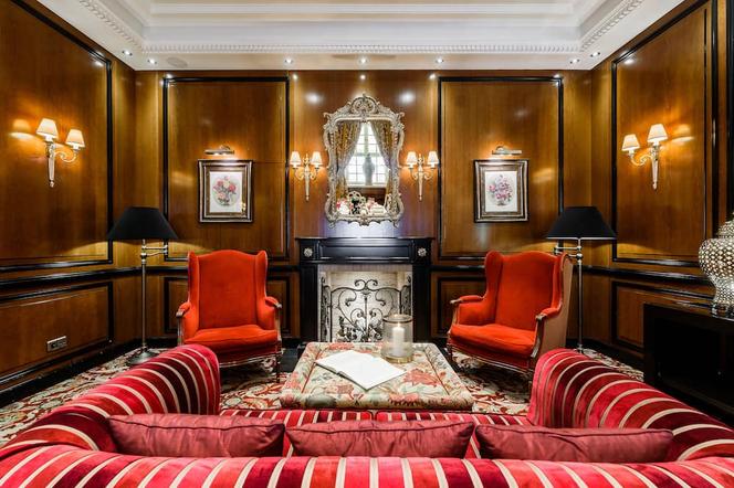 더 나루티스 호텔