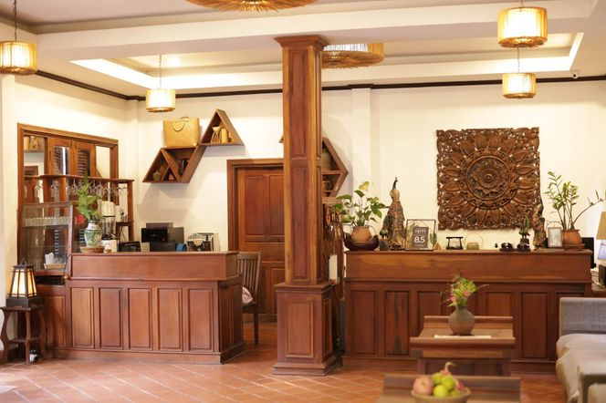 로열 피콕 부티크 호텔