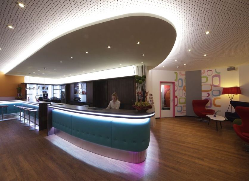 프론트 데스크 사진