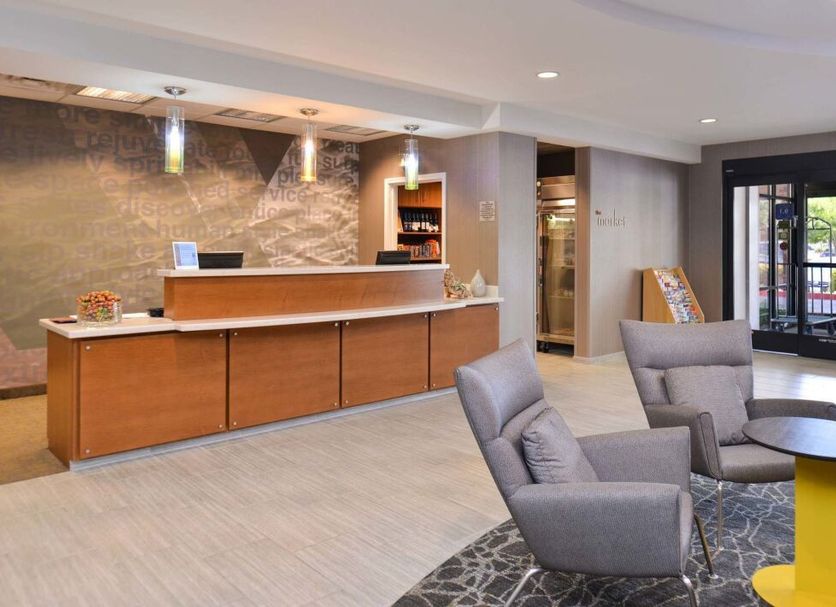 프론트 데스크 사진