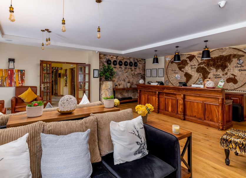 프론트 데스크 사진