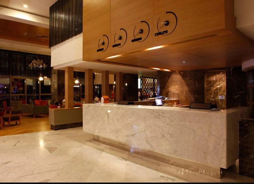 프론트 데스크 사진