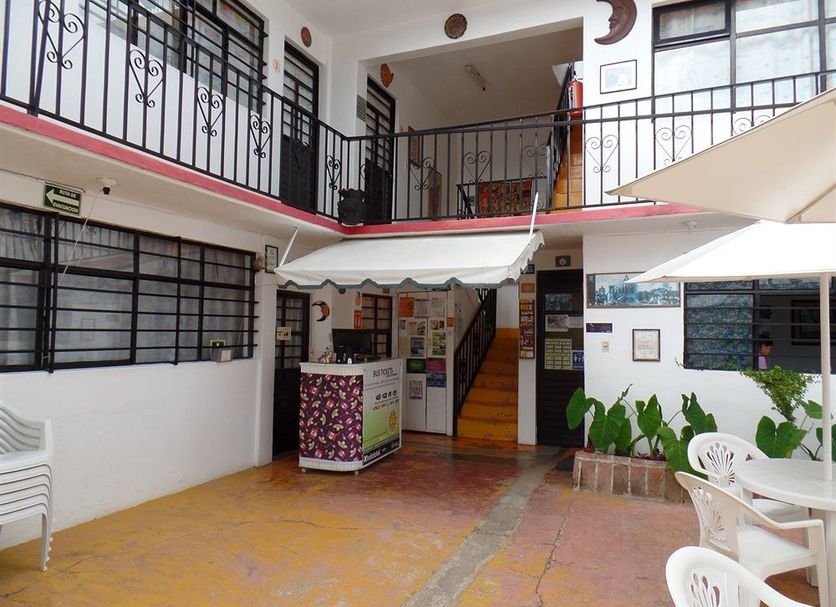 프론트 데스크 사진