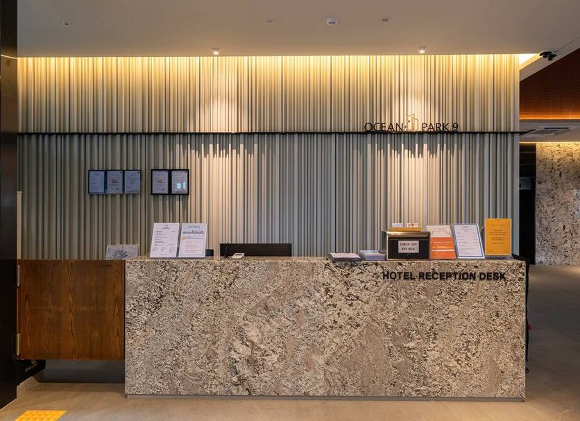 프론트 데스크 사진