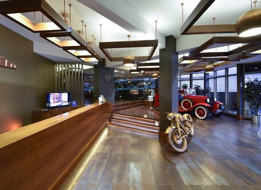 프론트 데스크 사진