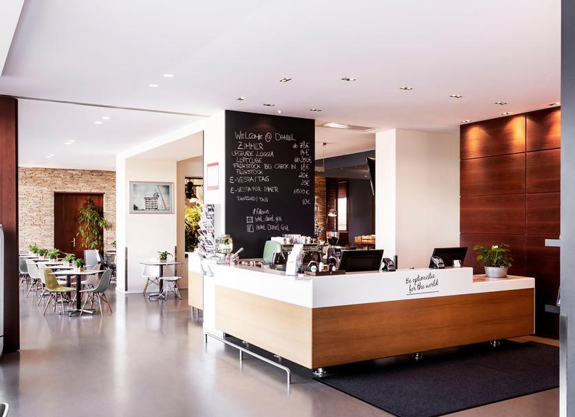 프론트 데스크 사진