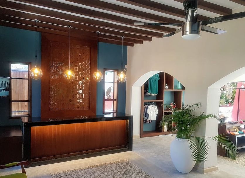 프론트 데스크 사진